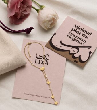 A refined chain decorated with petite sparkling hearts for a romantic touch.