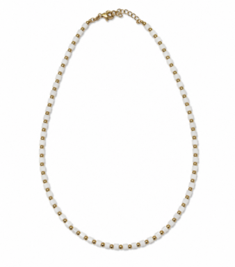 A classic pearl necklace designed to bring luminous elegance to any outfit.